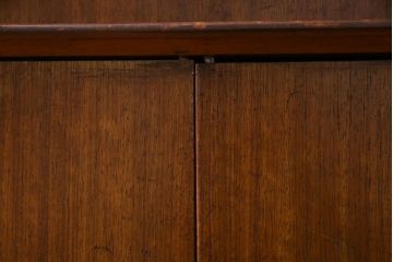 ヴィンテージ家具　北欧ビンテージ　G-PLAN　BBシリーズ　ブラックの脚がおしゃれなサイドボード(リビングボード、収納棚)(1)