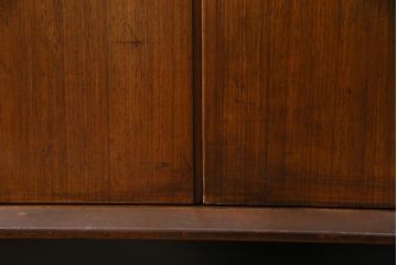 ヴィンテージ家具　北欧ビンテージ　G-PLAN　BBシリーズ　ブラックの脚がおしゃれなサイドボード(リビングボード、収納棚)(1)