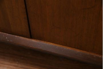 ヴィンテージ家具　北欧ビンテージ　G-PLAN　BBシリーズ　ブラックの脚がおしゃれなサイドボード(リビングボード、収納棚)(1)