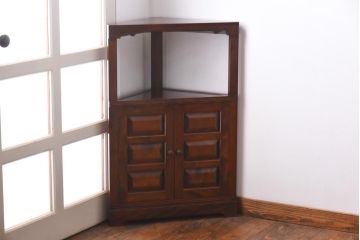 中古　松本民芸家具　シックな扉のデザインの隅棚(コーナーキャビネット、収納棚)