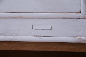 ペイント家具　レトロガラス入り　丸窓がおしゃれな脚付きテレビボード(リビングボード)