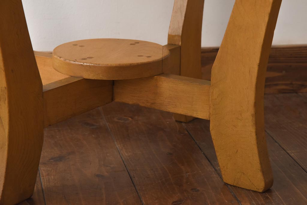 レトロ家具　昭和レトロ　栓材　あたたかな空間づくりに活躍するコーヒーテーブル(ラウンドテーブル、花台)