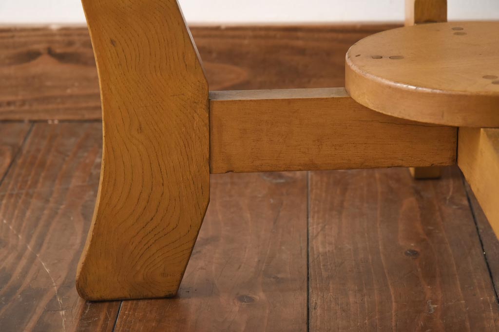 レトロ家具　昭和レトロ　栓材　あたたかな空間づくりに活躍するコーヒーテーブル(ラウンドテーブル、花台)