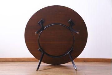 ヴィンテージ家具　北欧ビンテージ　G-PLAN(ジープラン)　BBシリーズ　レアデザインのラウンドテーブル(ダイニングテーブル、カフェテーブル)