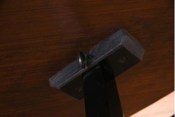ヴィンテージ家具　北欧ビンテージ　G-PLAN(ジープラン)　BBシリーズ　レアデザインのラウンドテーブル(ダイニングテーブル、カフェテーブル)