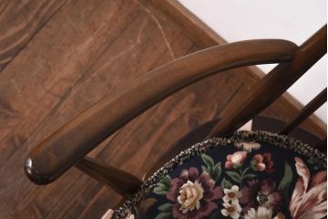 ヴィンテージ家具　イギリスビンテージ　ERCOL(アーコール)　ゴールドスミス　凛とした佇まいのクッション付きアームチェア(椅子)(1)