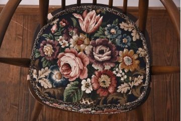 ヴィンテージ家具　イギリスビンテージ　ERCOL(アーコール)　ゴールドスミス　凛とした佇まいのクッション付きアームチェア(椅子)(1)