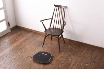 ヴィンテージ家具　イギリスビンテージ　ERCOL(アーコール)　ゴールドスミス　凛とした佇まいのクッション付きアームチェア(椅子)(1)