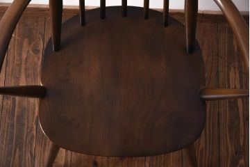 ヴィンテージ家具　イギリスビンテージ　ERCOL(アーコール)　ゴールドスミス　凛とした佇まいのクッション付きアームチェア(椅子)(1)