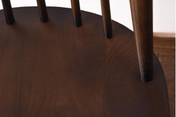 ヴィンテージ家具　イギリスビンテージ　ERCOL(アーコール)　ゴールドスミス　凛とした佇まいのクッション付きアームチェア(椅子)(1)