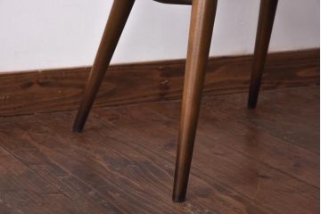 ヴィンテージ家具　イギリスビンテージ　ERCOL(アーコール)　ゴールドスミス　凛とした佇まいのクッション付きアームチェア(椅子)(2)