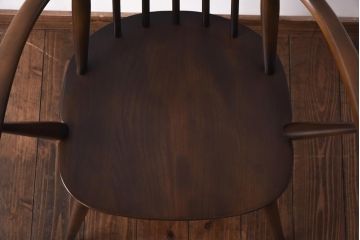 ヴィンテージ家具　イギリスビンテージ　ERCOL(アーコール)　ゴールドスミス　凛とした佇まいのクッション付きアームチェア(椅子)(2)