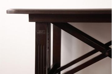 中古　山葉(ヤマハ、日本楽器)　レトロモダンな折りたたみ式のサイドテーブル(折り畳み机)