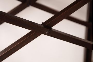 中古　山葉(ヤマハ、日本楽器)　シンプルな透かしがアクセントの折りたたみ式のサイドテーブル(折り畳み机)