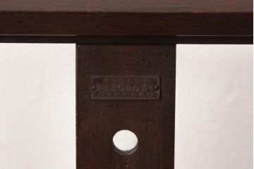 中古　山葉(ヤマハ、日本楽器)　シンプルな透かしがアクセントの折りたたみ式のサイドテーブル(折り畳み机)