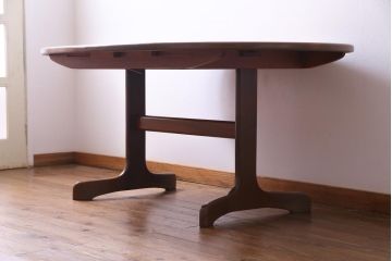 G-PLAN(ジープラン) 北欧家具　チーク材　美しい木目を楽しめるシンプルなエクステンションテーブル