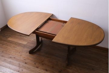 G-PLAN(ジープラン) 北欧家具　チーク材　美しい木目を楽しめるシンプルなエクステンションテーブル