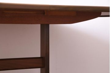 G-PLAN(ジープラン) 北欧家具　チーク材　美しい木目を楽しめるシンプルなエクステンションテーブル