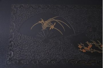 アンティーク家具　極上品　漆・変わり塗り　乾漆　立体的な漆塗りが存在感を放つ高級座卓(ローテーブル)