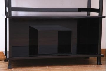 中古　民芸家具　輪島塗　テッセン蒔絵が優美な雰囲気醸し出す飾り棚(茶棚)