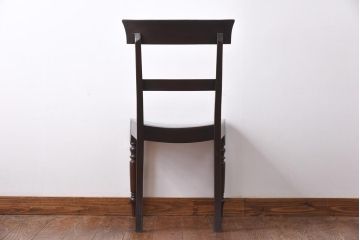 アンティーク家具　イギリスアンティーク　ウォルナット材　品格が漂うチェア(ワークチェア、椅子)