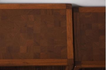 ヴィンテージ家具　北欧ビンテージ　デンマーク　パーケット天板が珍しいチーク材製のネストテーブル(サイドテーブル)