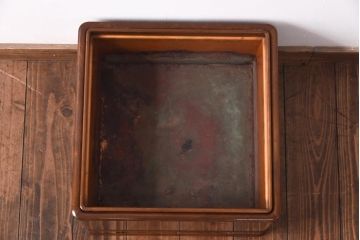 アンティーク雑貨　指物家具　品の良い和の雰囲気漂う桑材製の角火鉢(木製火鉢)