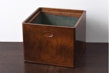 アンティーク雑貨　指物家具　桑材　上品な佇まいの小振りな角火鉢(木製火鉢、手あぶり)