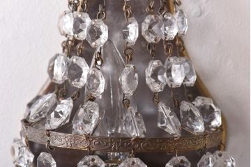 フランスビンテージ　金属製　エンパイア様式　ガラスドロップがお洒落な小振りなウォールランプ(壁掛け照明)(1)