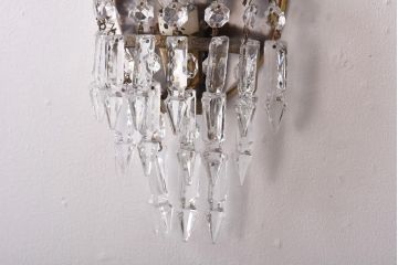 フランスビンテージ　金属製　エンパイア様式　ガラスドロップがお洒落な小振りなウォールランプ(壁掛け照明)(1)