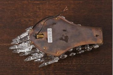 フランスビンテージ　金属製　エンパイア様式　ガラスドロップがお洒落な小振りなウォールランプ(壁掛け照明)(2)