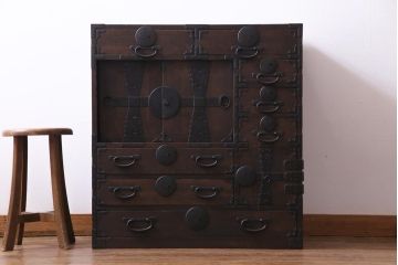 アンティーク家具　和製アンティーク　明治大正期　総桐材　味わいと渋さが格好良い関東帳場箪笥(時代箪笥、和タンス、桐箪笥、桐たんす)