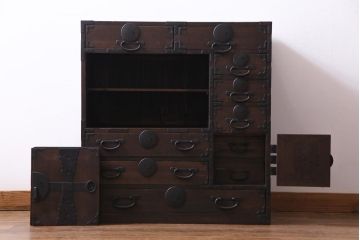 アンティーク家具　和製アンティーク　明治大正期　総桐材　味わいと渋さが格好良い関東帳場箪笥(時代箪笥、和タンス、桐箪笥、桐たんす)