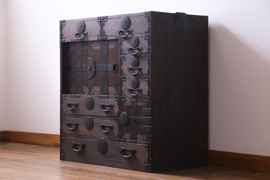 アンティーク家具　和製アンティーク　明治大正期　総桐材　味わいと渋さが格好良い関東帳場箪笥(時代箪笥、和タンス、桐箪笥、桐たんす)