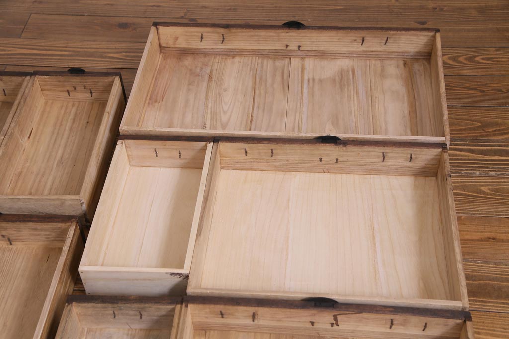 アンティーク家具　和製アンティーク　明治大正期　総桐材　味わいと渋さが格好良い関東帳場箪笥(時代箪笥、和タンス、桐箪笥、桐たんす)