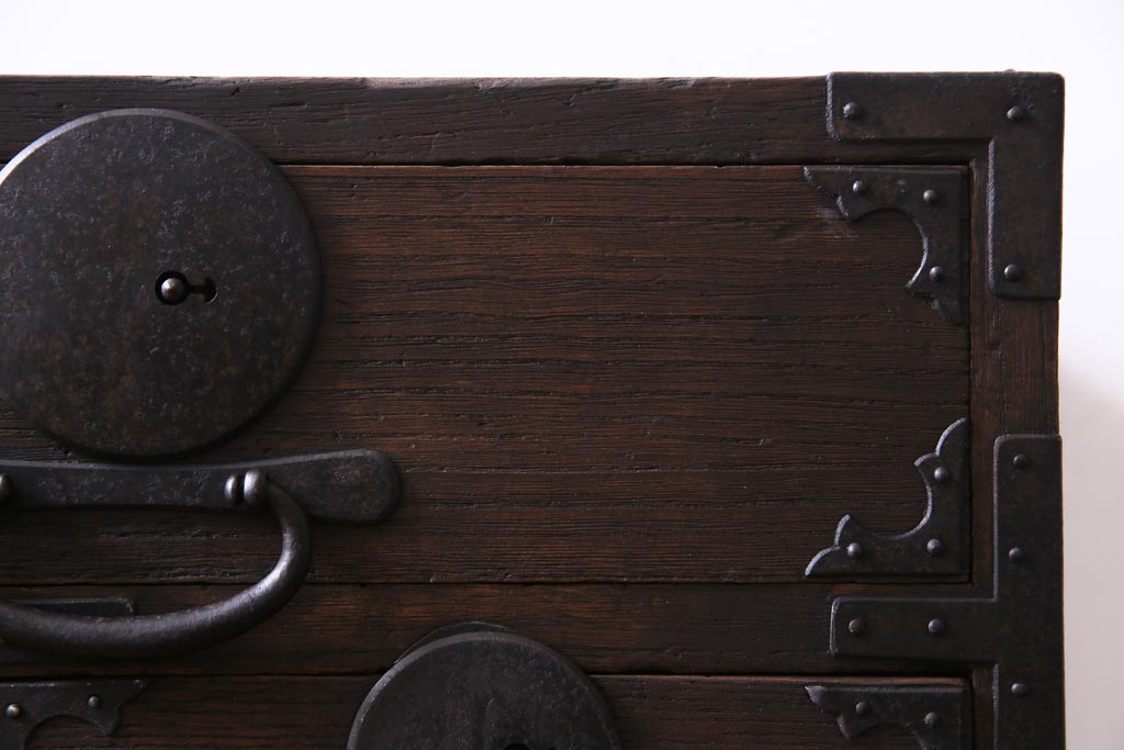 アンティーク家具　和製アンティーク　明治大正期　総桐材　味わいと渋さが格好良い関東帳場箪笥(時代箪笥、和タンス、桐箪笥、桐たんす)