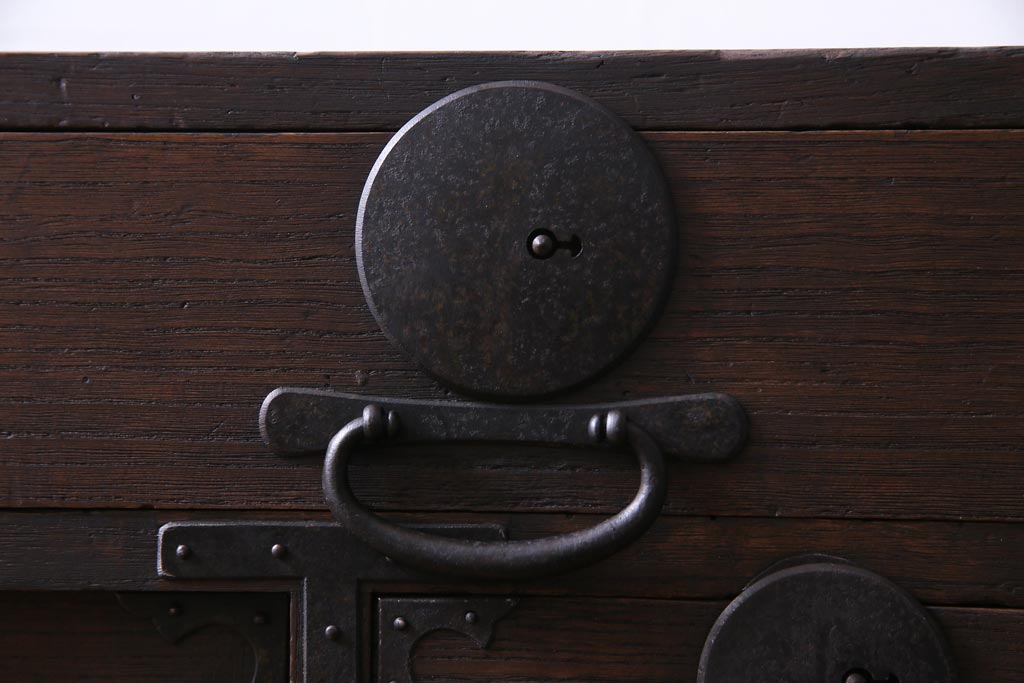 アンティーク家具　和製アンティーク　明治大正期　総桐材　味わいと渋さが格好良い関東帳場箪笥(時代箪笥、和タンス、桐箪笥、桐たんす)