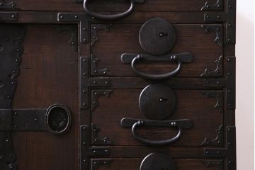 アンティーク家具　和製アンティーク　明治大正期　総桐材　味わいと渋さが格好良い関東帳場箪笥(時代箪笥、和タンス、桐箪笥、桐たんす)