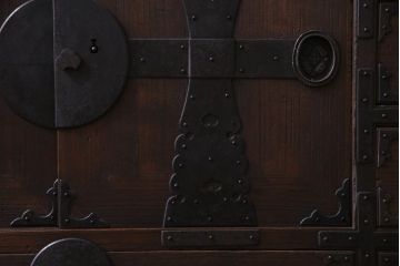 アンティーク家具　和製アンティーク　明治大正期　総桐材　味わいと渋さが格好良い関東帳場箪笥(時代箪笥、和タンス、桐箪笥、桐たんす)