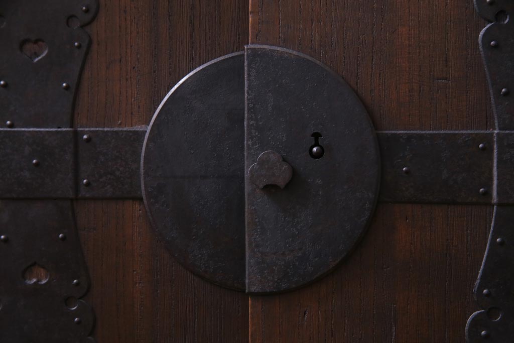 アンティーク家具　和製アンティーク　明治大正期　総桐材　味わいと渋さが格好良い関東帳場箪笥(時代箪笥、和タンス、桐箪笥、桐たんす)