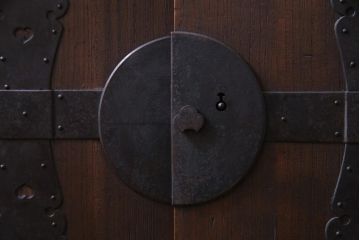 アンティーク家具　和製アンティーク　明治大正期　総桐材　味わいと渋さが格好良い関東帳場箪笥(時代箪笥、和タンス、桐箪笥、桐たんす)