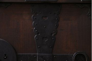 アンティーク家具　和製アンティーク　明治大正期　総桐材　味わいと渋さが格好良い関東帳場箪笥(時代箪笥、和タンス、桐箪笥、桐たんす)