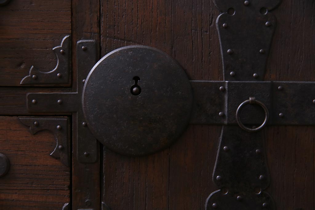 アンティーク家具　和製アンティーク　明治大正期　総桐材　味わいと渋さが格好良い関東帳場箪笥(時代箪笥、和タンス、桐箪笥、桐たんす)