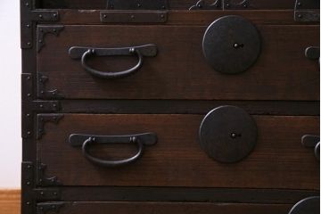 アンティーク家具　和製アンティーク　明治大正期　総桐材　味わいと渋さが格好良い関東帳場箪笥(時代箪笥、和タンス、桐箪笥、桐たんす)