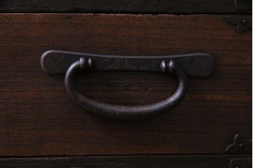 アンティーク家具　和製アンティーク　明治大正期　総桐材　味わいと渋さが格好良い関東帳場箪笥(時代箪笥、和タンス、桐箪笥、桐たんす)