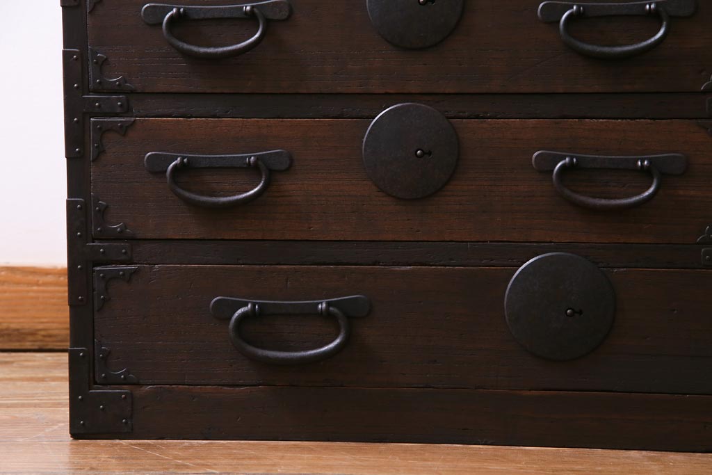 アンティーク家具　和製アンティーク　明治大正期　総桐材　味わいと渋さが格好良い関東帳場箪笥(時代箪笥、和タンス、桐箪笥、桐たんす)