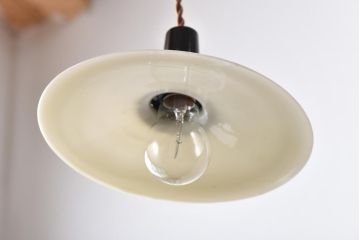 戦前　和製アンティーク　レトロな趣あふれる昔ながらの平笠ペンダントライト(天井照明、吊り下げ照明)