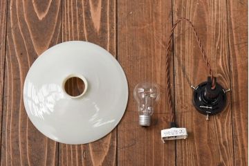 戦前　和製アンティーク　レトロな趣あふれる昔ながらの平笠ペンダントライト(天井照明、吊り下げ照明)