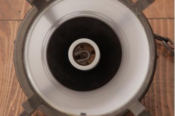 和製アンティーク　情緒あふれる佇まいが魅力的な吊り灯籠(天井照明、吊り下げ照明)