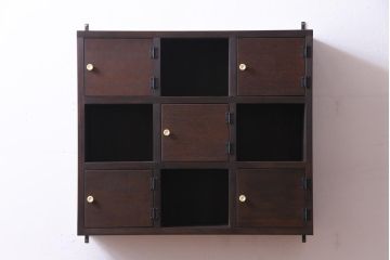 ラフジュ工房オリジナル　3×3マス　チェッカー模様に扉が付いた壁掛けマス目棚・右開き(収納棚、ウォールシェルフ、吊り戸棚)